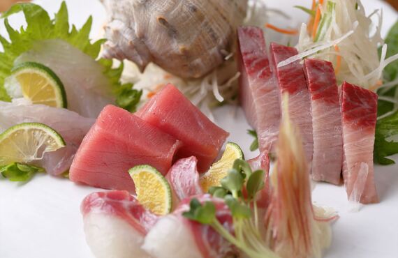 豊富な料理と一緒に日本酒が愉しめる